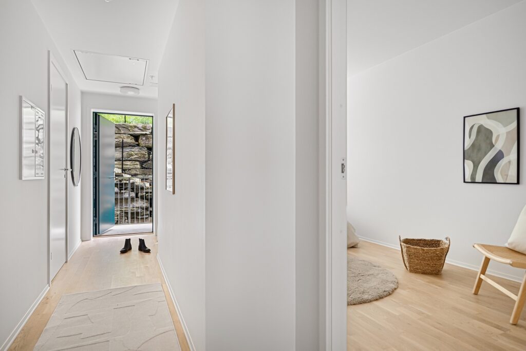 Minimalistischer Eingangsbereich