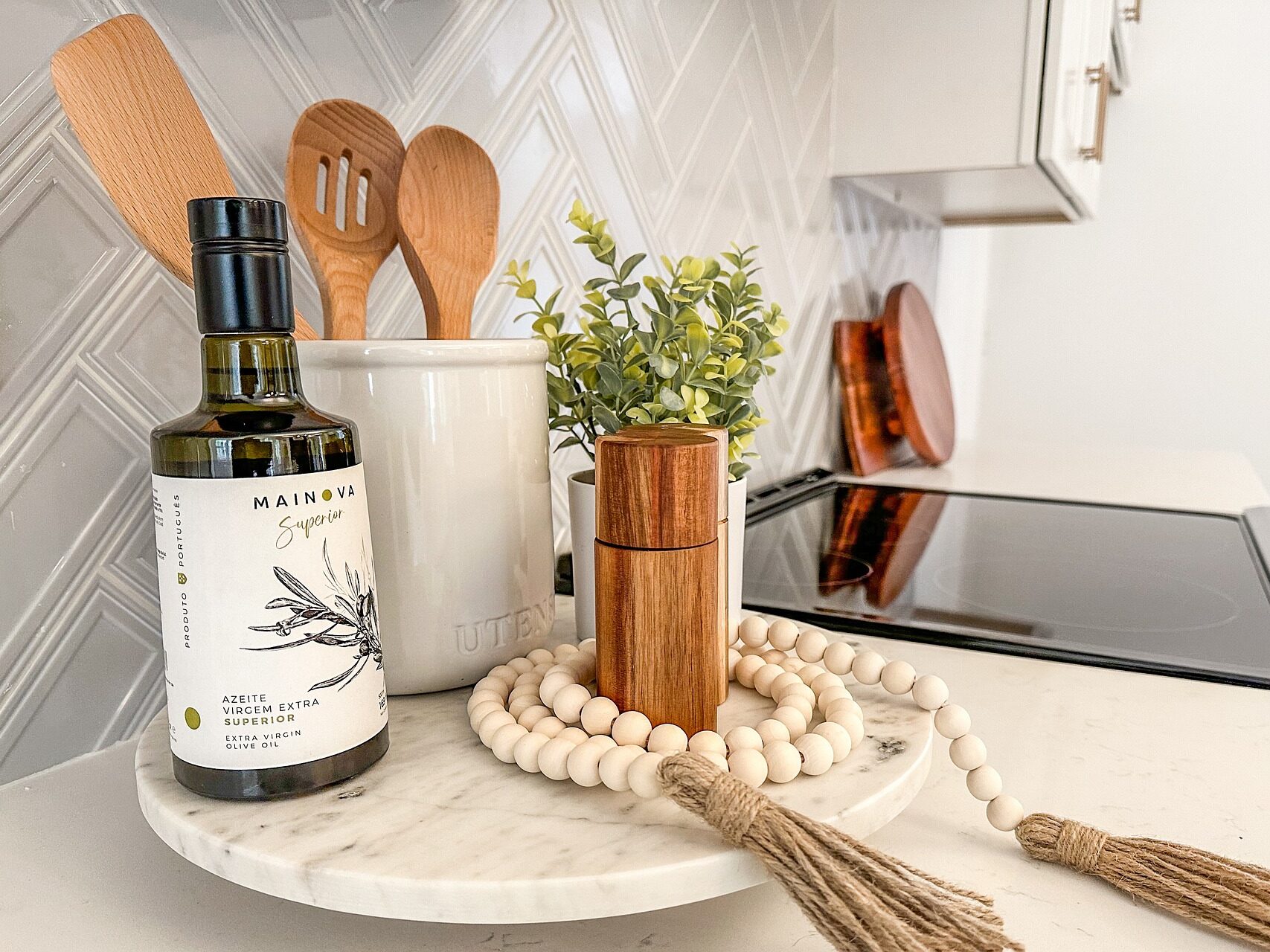 Nützliches in der Küche, hübsch arrangiert 