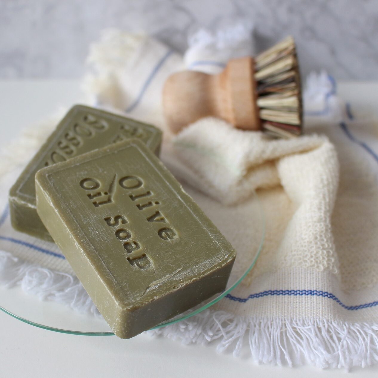 Aufräumen und Ausmisten, natürliche Badutensilien